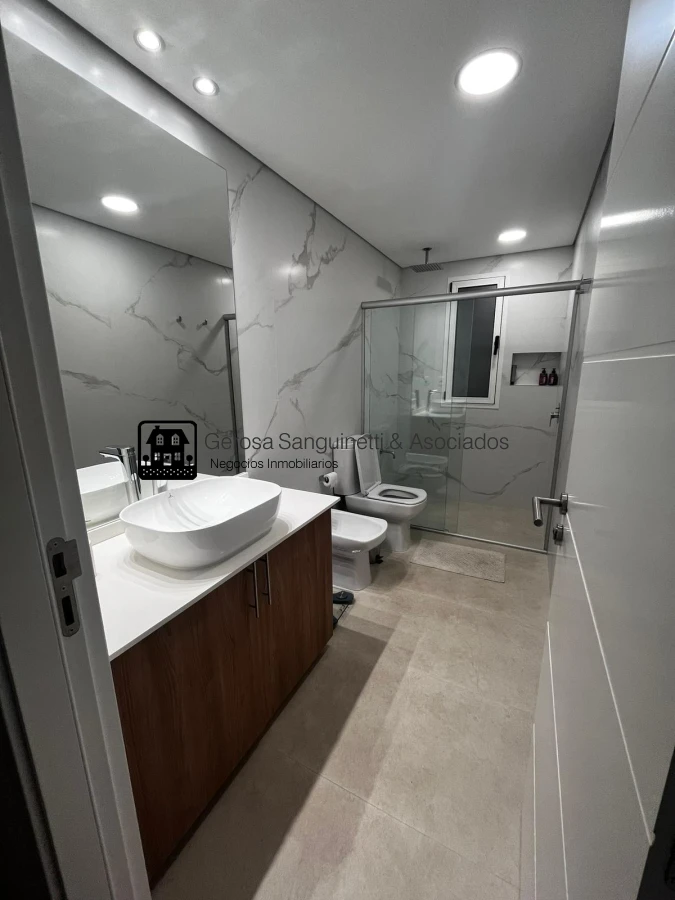 Casa ID.3335 - Casa de 4 dormitorios en alquiler en Punta Ballena