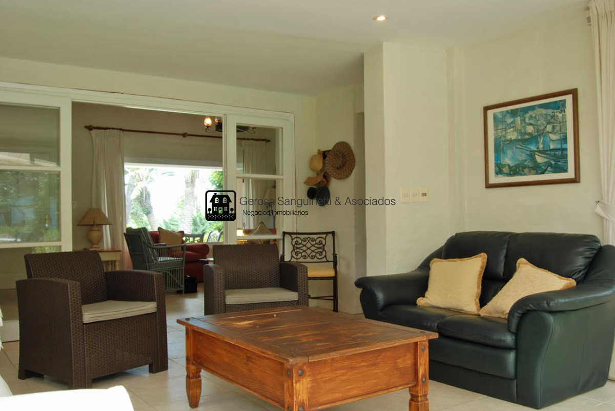 Casa ID.1590 - Espectacular casa, con todas las comodidades