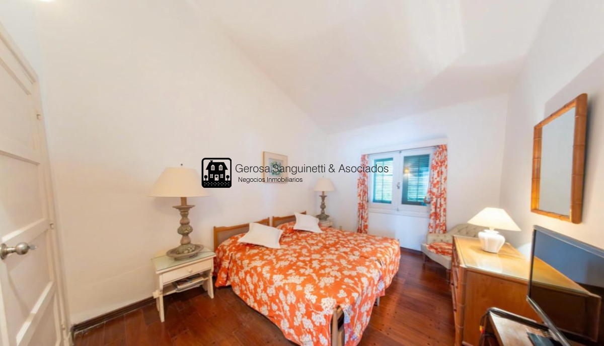 Casa ID.3310 - Casa de 4 dormitorios en alquiler en San Rafael 