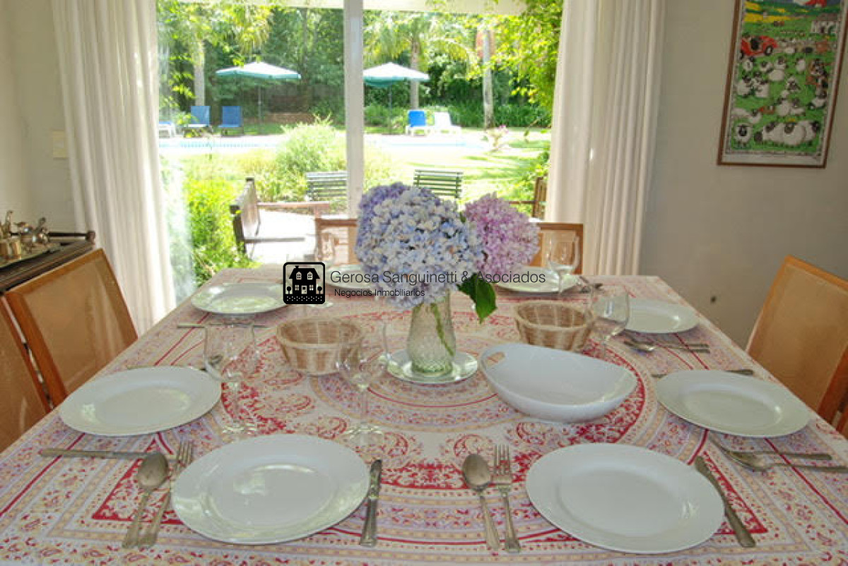 Casa ID.1590 - Espectacular casa, con todas las comodidades