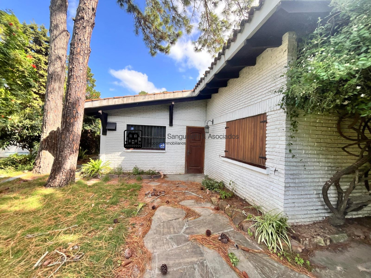 Casa ID.2633 - Chalet clásico en excelente ubicación en el Barrio Golf