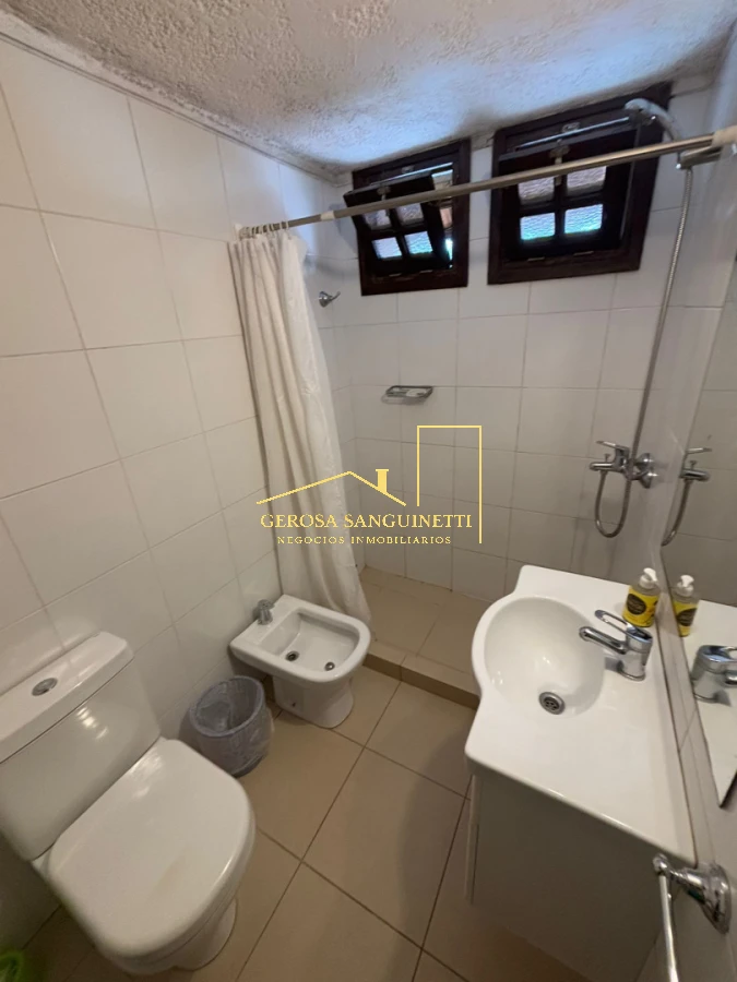 Casa ID.798 - Casa de 4 dormitorios en alquiler en Punta del Este 