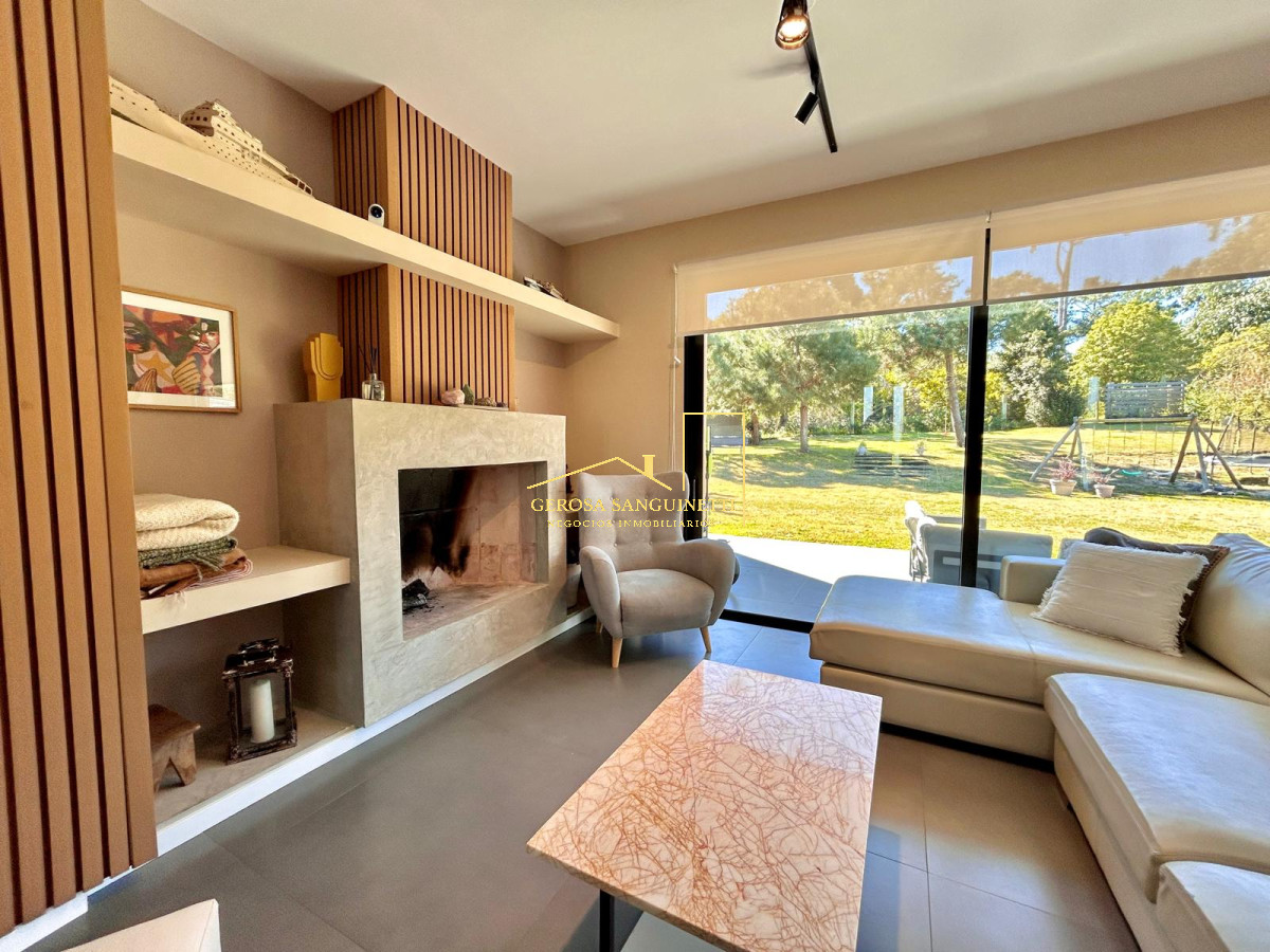 Casa ID.3220 - Confortable casa de 4 dormitorios en Punta del Este en alquiler