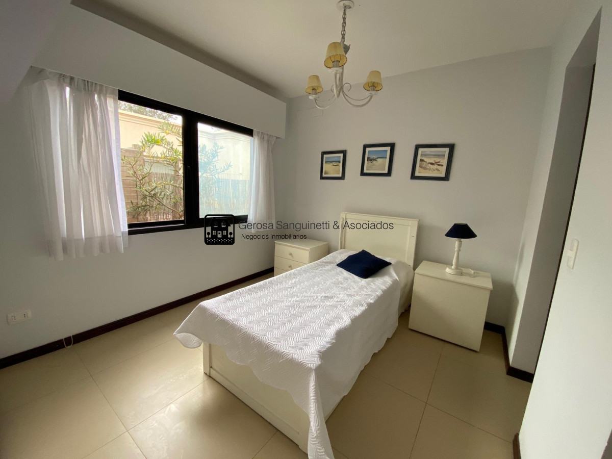 Casa ID.1557 - Casa en Barrio Privado La Arbolada