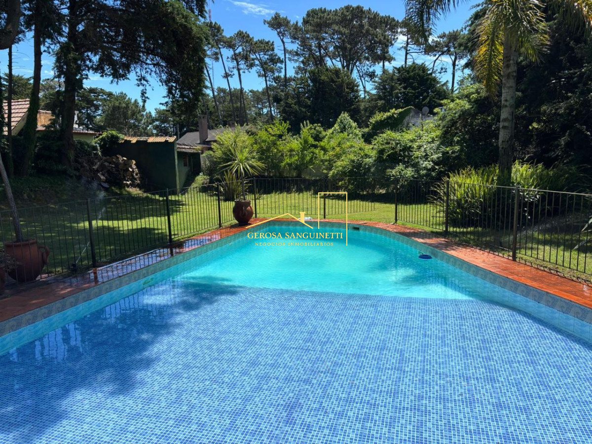 Casa ID.3259 - Muy linda casa de 3 dormitorios en Punta del Este en alquiler