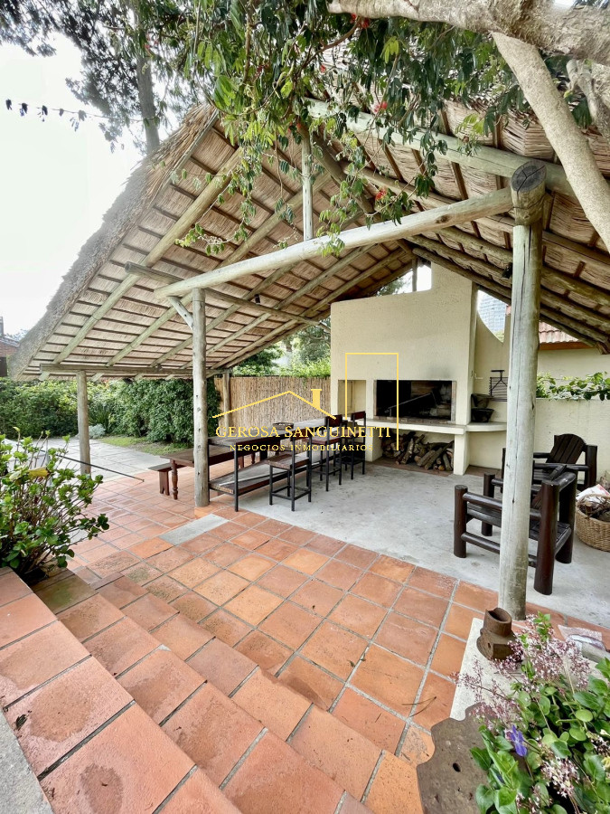 Casa ID.3164 - Muy linda casa en la mansa en alquiler temporario 