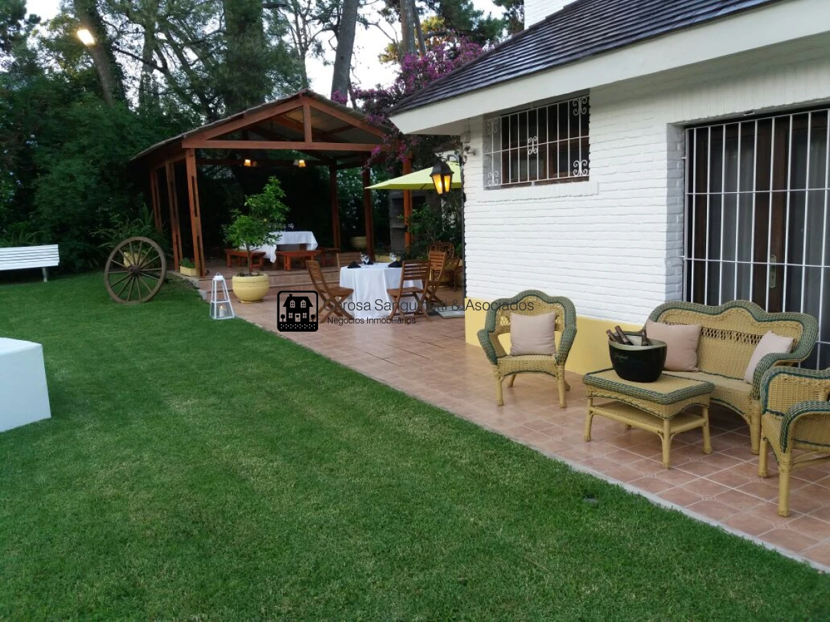 Casa ID.3339 - hermosa casa de 8 dormitorios en alquiler en Punta del Este