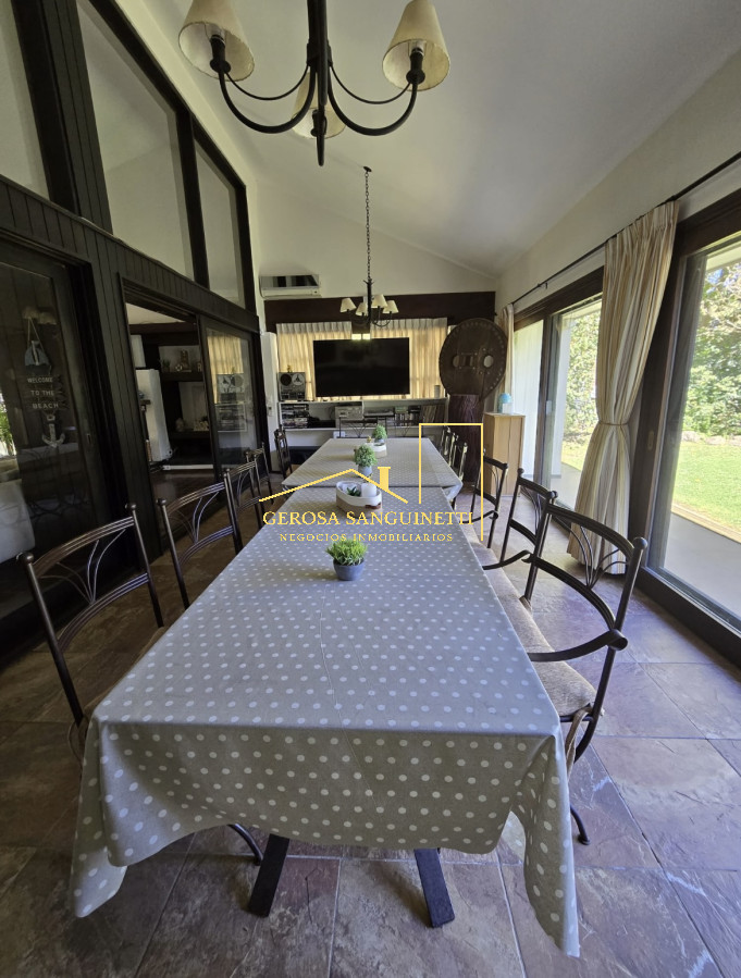 Casa ID.3187 - Casa de 4 dormitorios en Punta del Este en alquiler 