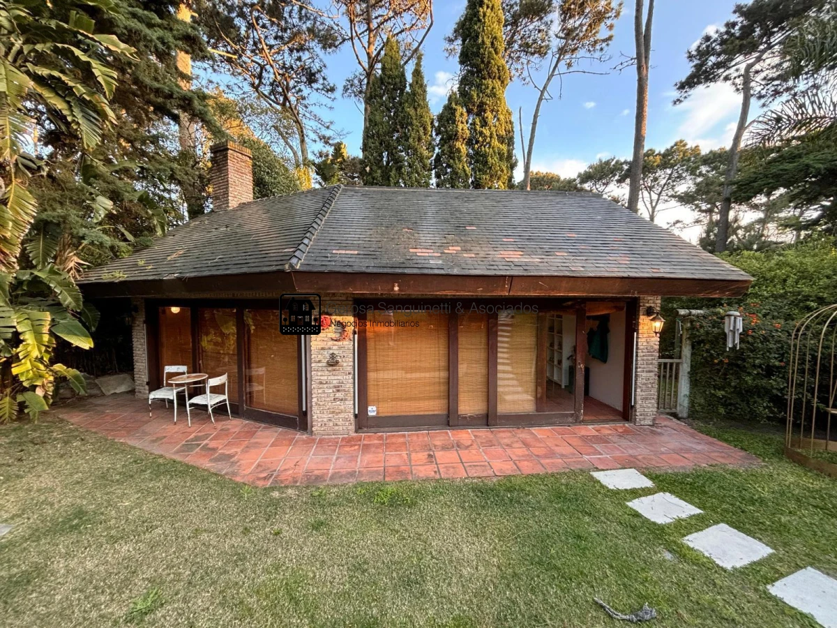 Casa ID.3198 - Casa de 6 dormitorios en San Rafael en alquiler