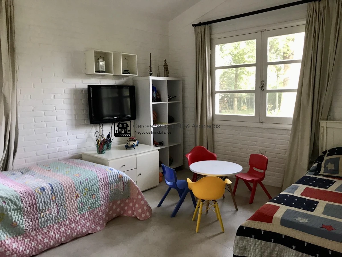 Casa ID.1555 - Muy linda casa en la Mansa con piscina y barbacoa