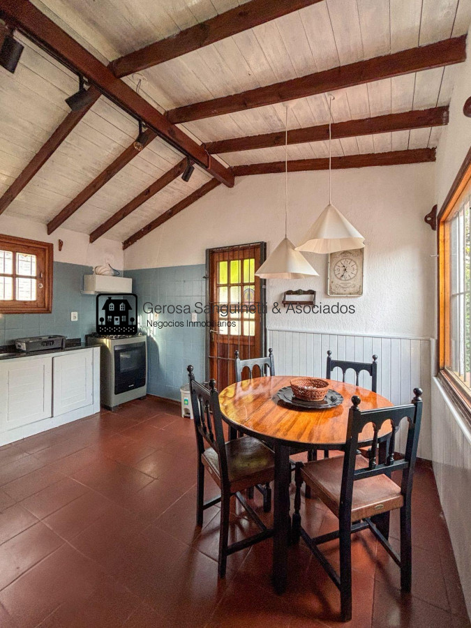 Casa ID.3257 - Casa en San Rafael de 4 dormitorios en alquiler