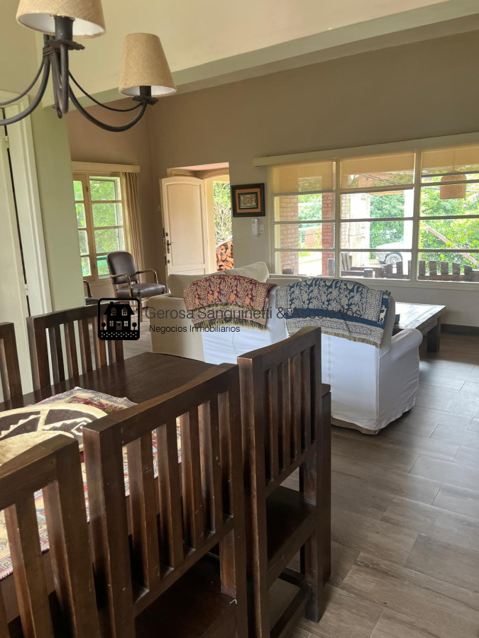 Casa ID.2730 - Muy linda casa en la Mansa con piscina en alquiler