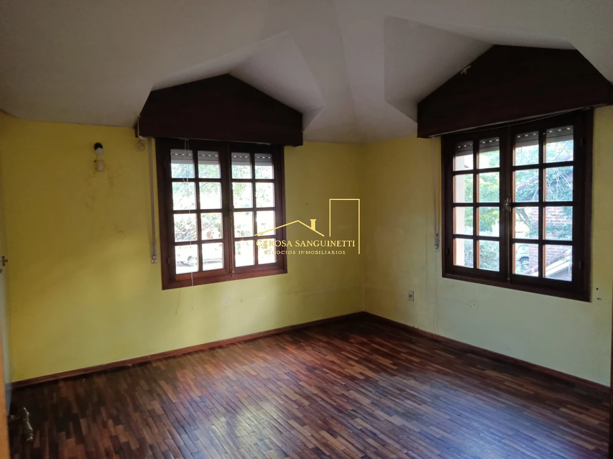 Casa ID.3572 - Muy linda casa en Carrasco con 4 dormitorios en venta