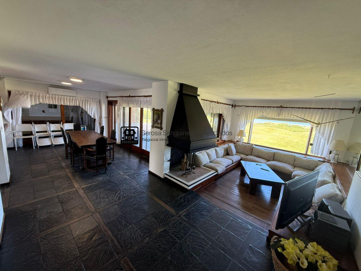 Casa ID.3346 - Espectacular casa de 3 dormitorios en alquiler en Solanas