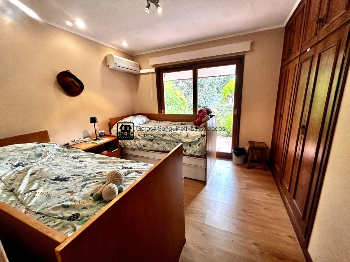 Casa ID.3198 - Casa de 6 dormitorios en San Rafael en alquiler