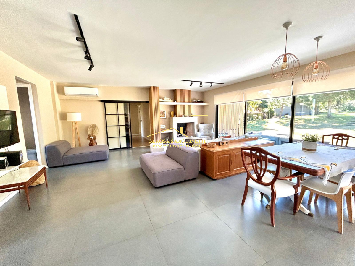 Casa ID.3220 - Confortable casa de 4 dormitorios en Punta del Este en alquiler