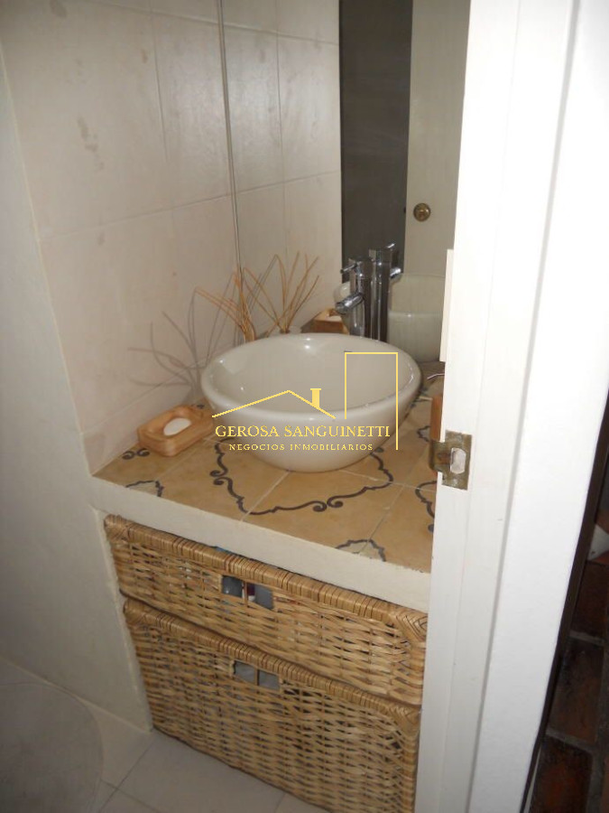 Casa ID.3399 - Casa en Pinares de 4 dormitorios en venta