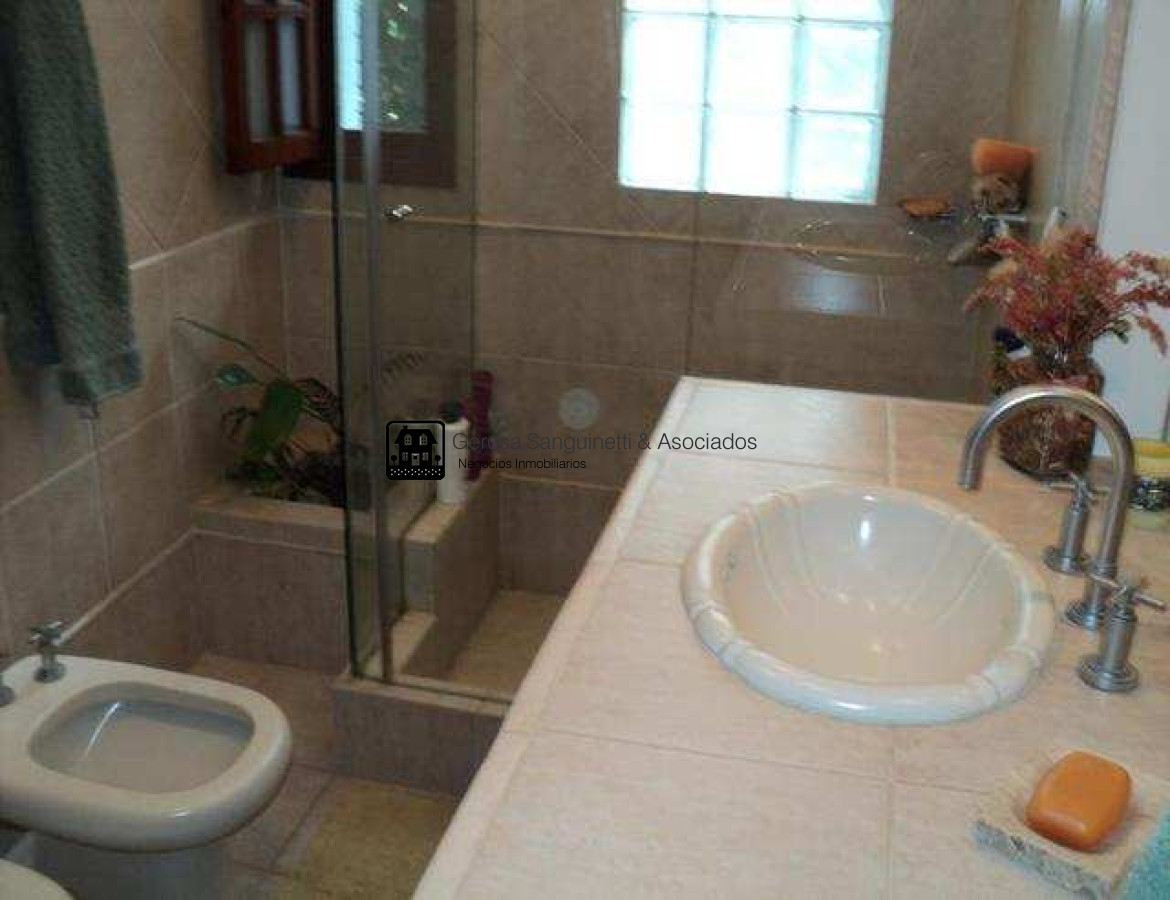 Casa ID.2325 - Muy linda casa en la Mansa ideal para vivir todo el año