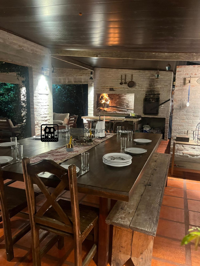 Casa ID.2730 - Muy linda casa en la Mansa con piscina en alquiler