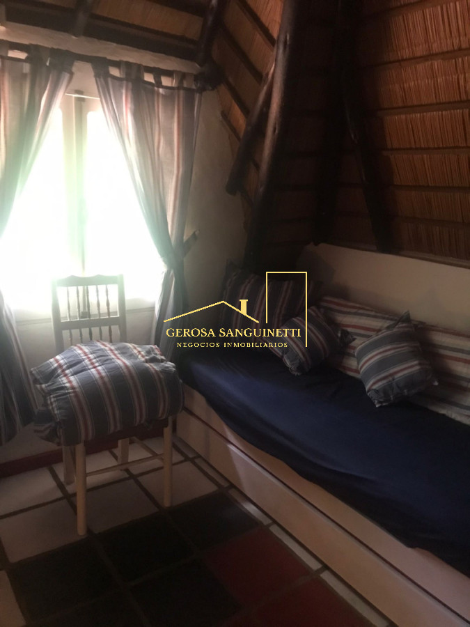 Casa ID.3399 - Casa en Pinares de 4 dormitorios en venta