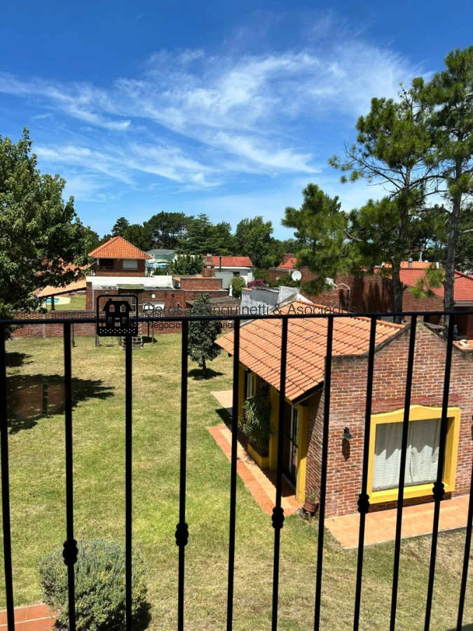 Casa ID.2124 - Casa en Pinares de 3 dormitorios en venta 