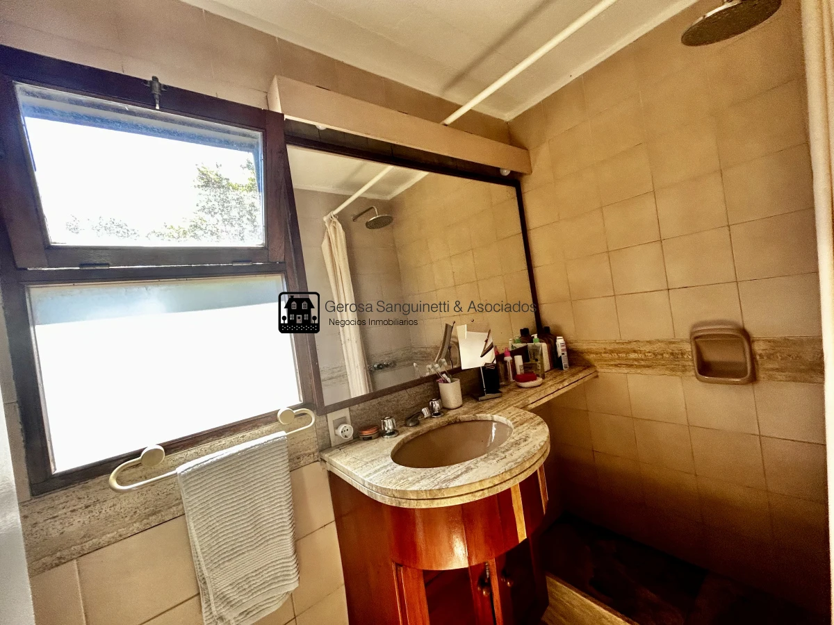 Casa ID.2743 - Casa en Pinares, muy buena ubicación  