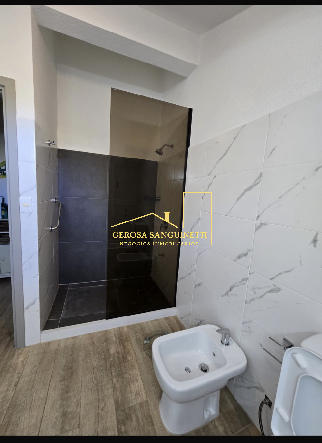Casa ID.3187 - Casa de 4 dormitorios en Punta del Este en alquiler 