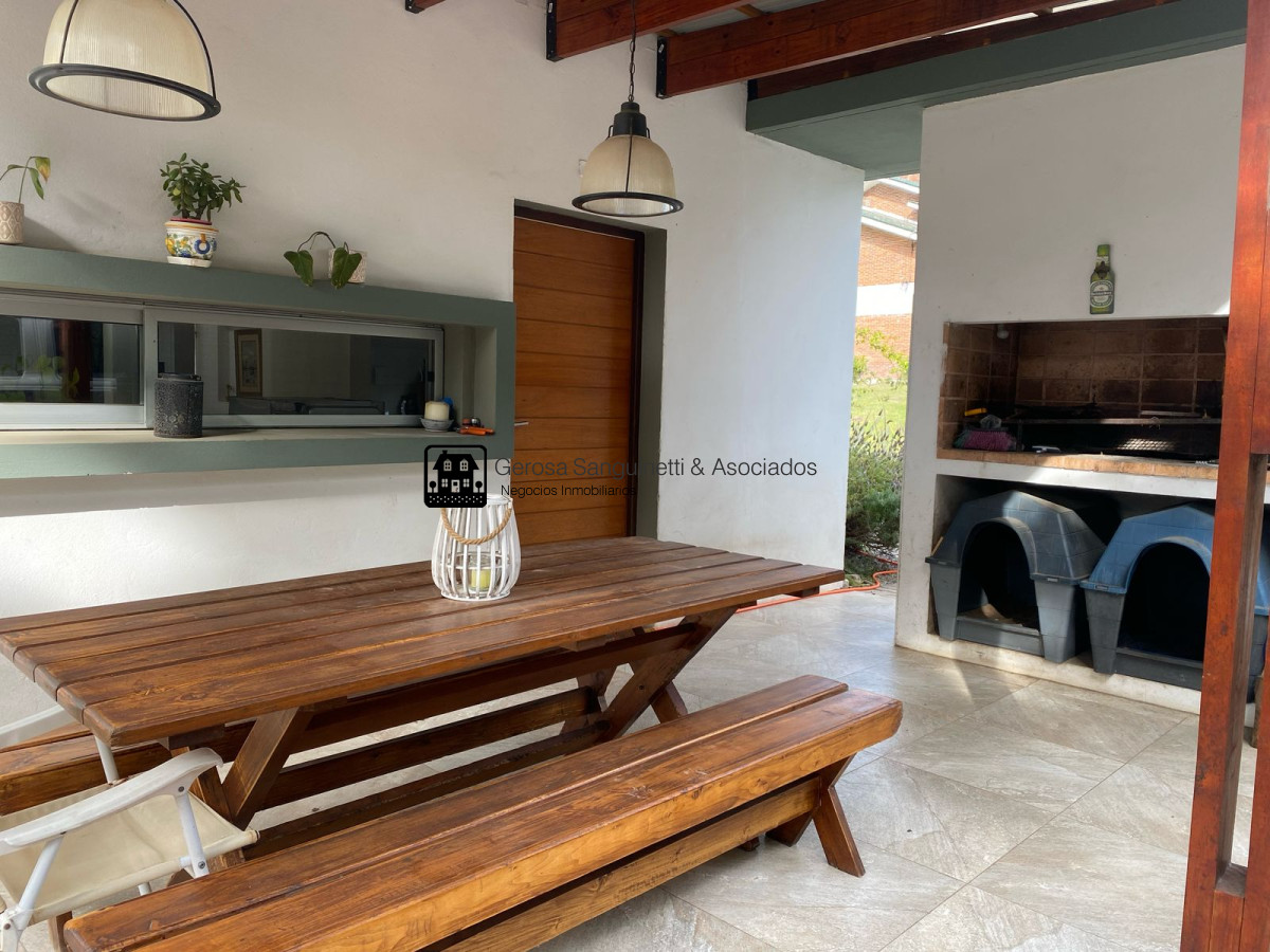 Casa ID.3308 - Casa de 3 dormitorios en alquiler en Punta del Este 