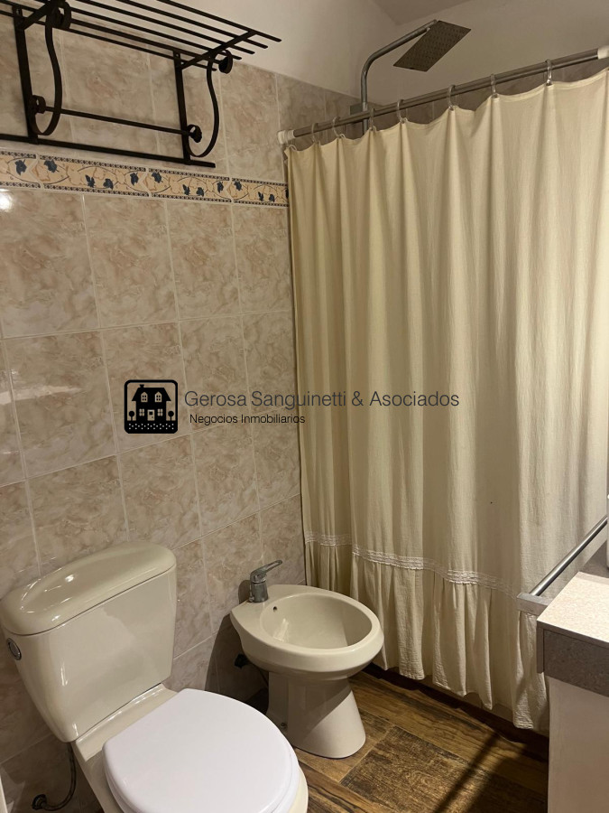 Casa ID.2730 - Muy linda casa en la Mansa con piscina en alquiler