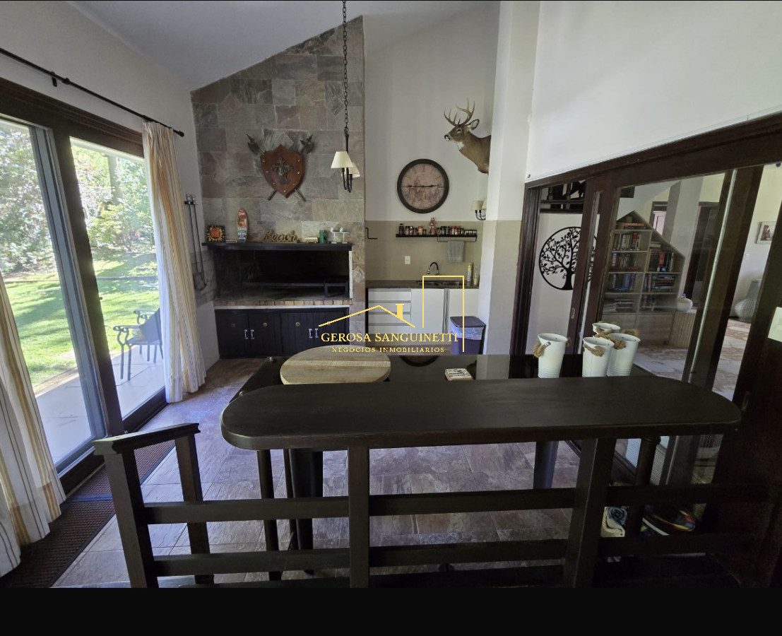 Casa ID.3187 - Casa de 4 dormitorios en Punta del Este en alquiler 