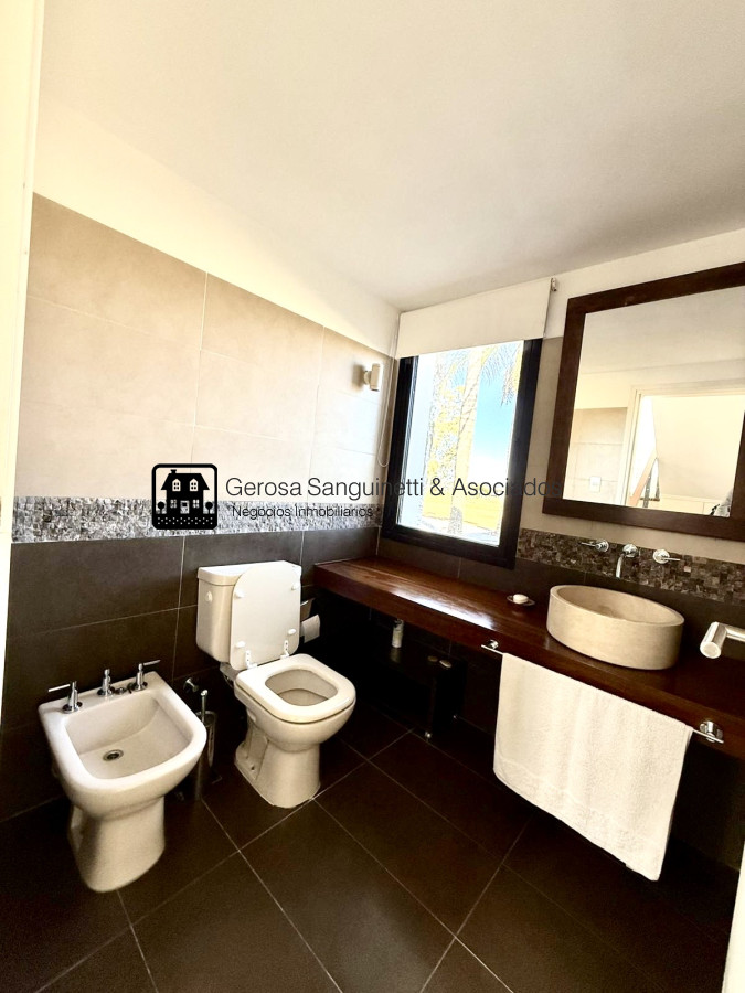 Casa ID.3123 - Espectacular casa en El Quijote