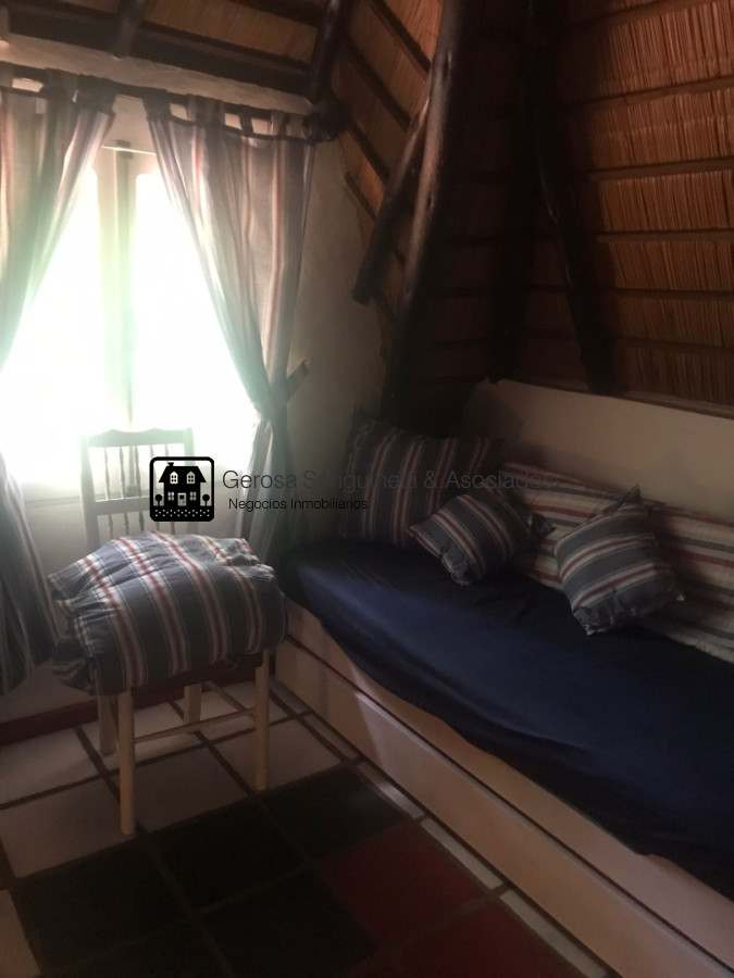 Casa ID.3399 - Casa en Pinares de 4 dormitorios en venta