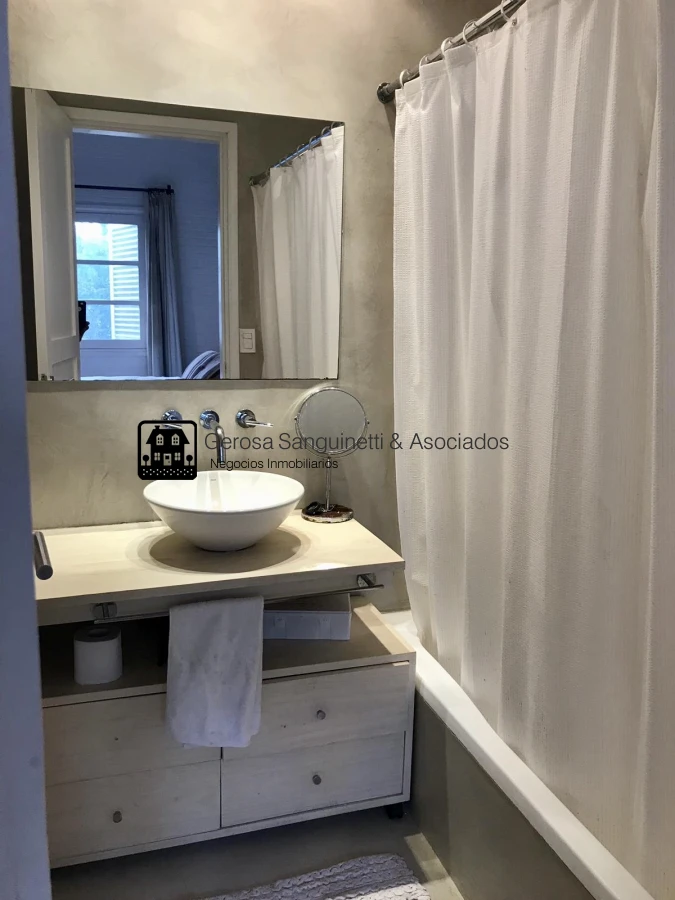 Casa ID.1555 - Muy linda casa en la Mansa con piscina y barbacoa