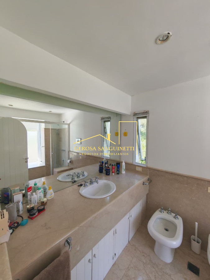 Casa ID.3368 - Casa de 5 dormitorios en Rincon del Indio en alquiler temporada