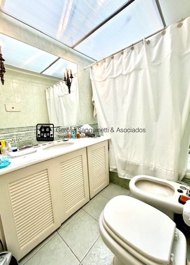 Casa ID.2672 - Casa en venta en la Mansa, excelente ubicación 