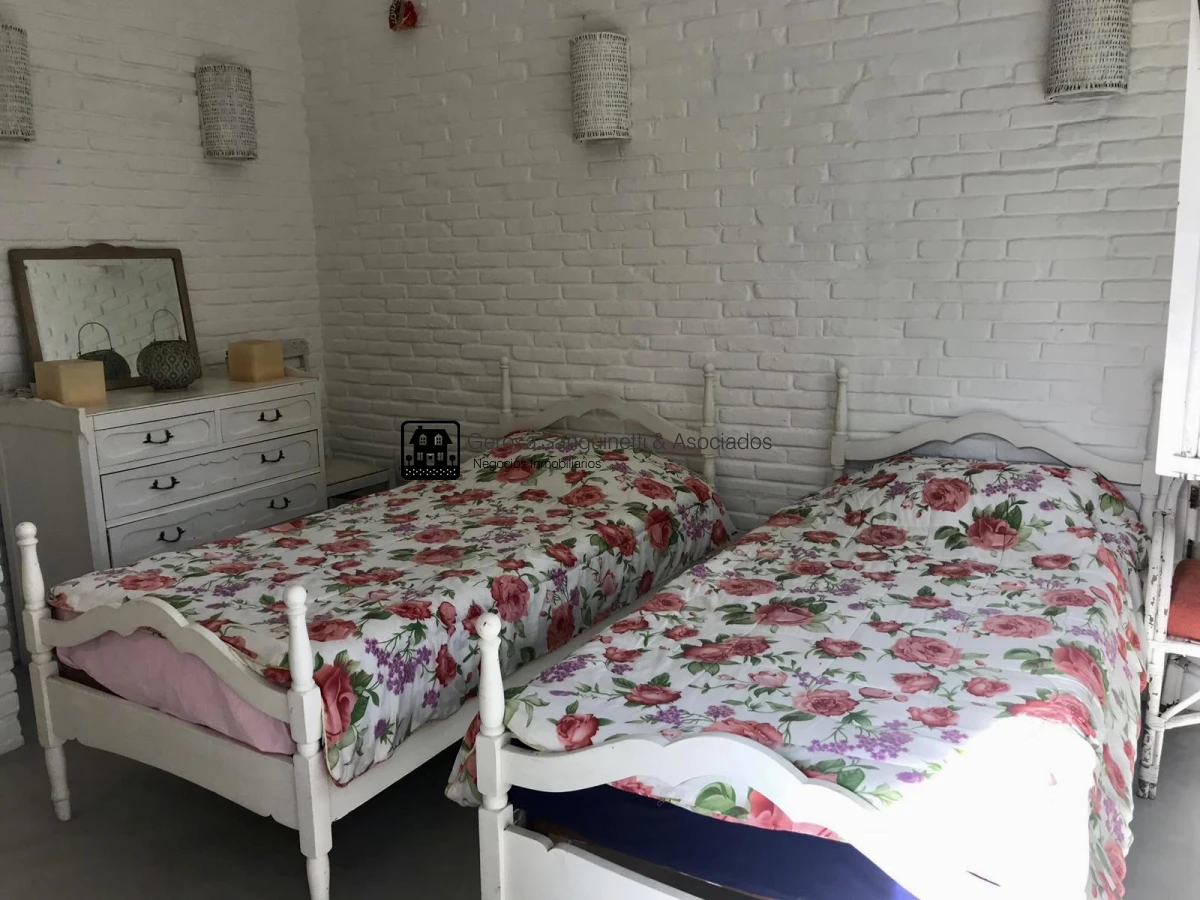 Casa ID.1555 - Muy linda casa en la Mansa con piscina y barbacoa