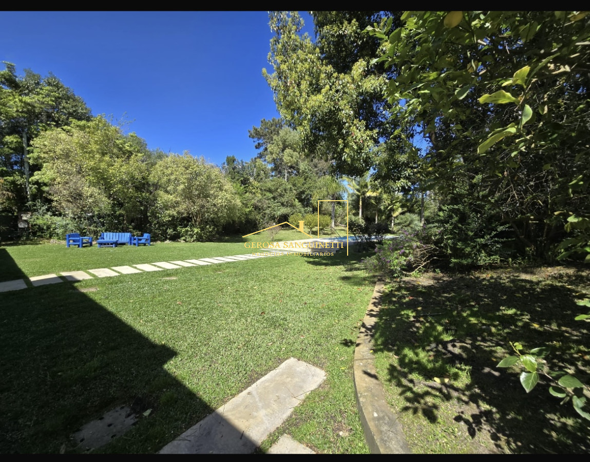 Casa ID.3187 - Casa de 4 dormitorios en Punta del Este en alquiler 