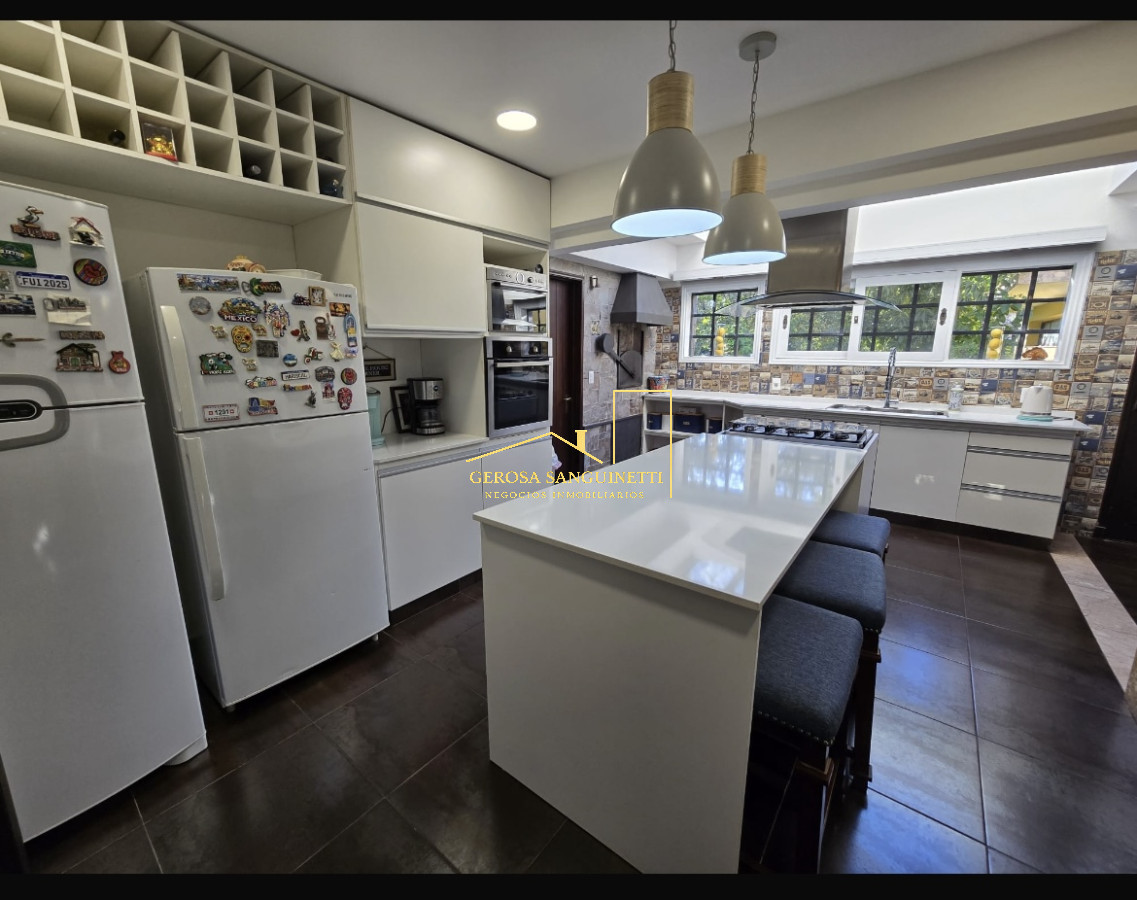Casa ID.3187 - Casa de 4 dormitorios en Punta del Este en alquiler 