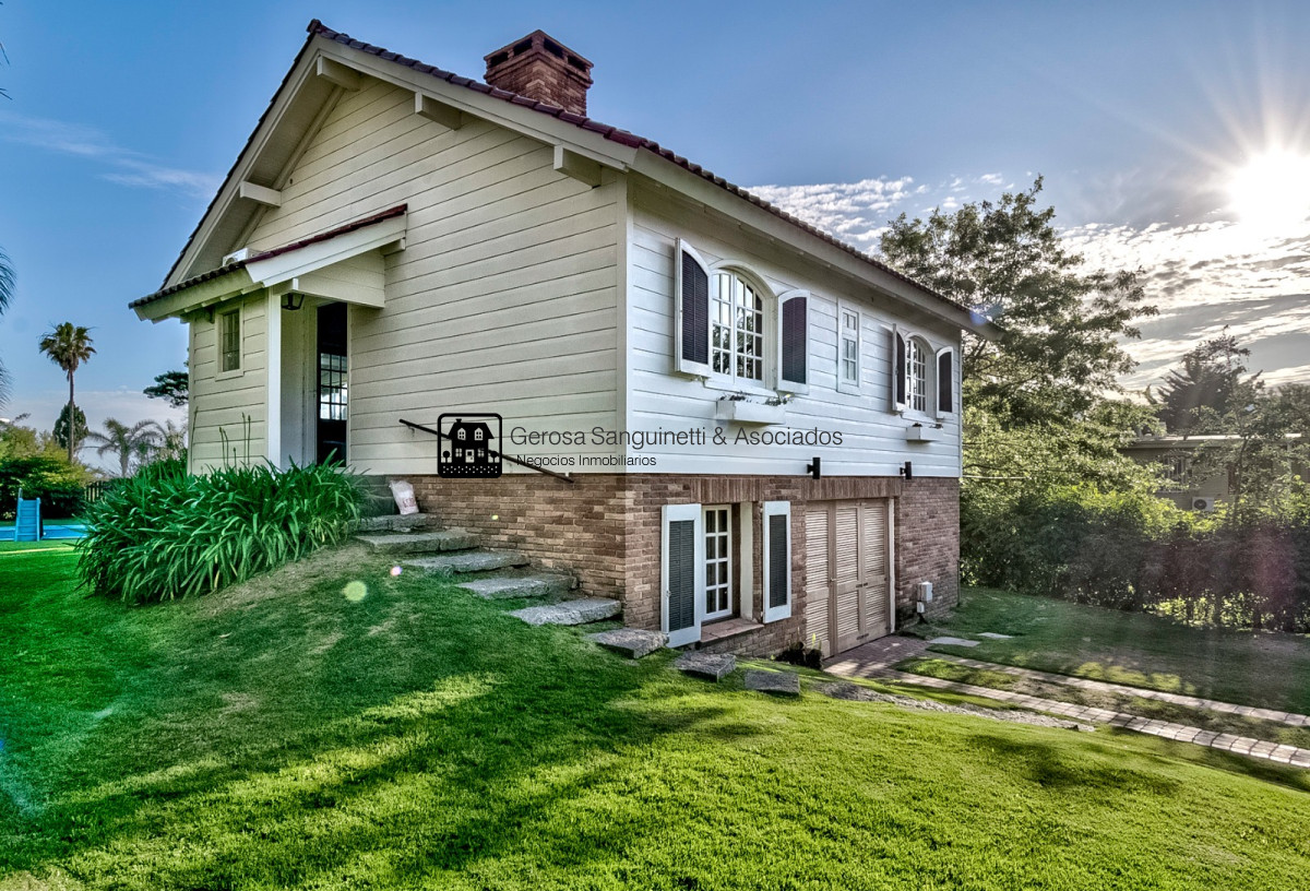 Casa ID.1332 - Muy linda casa en Pinares a metros del mar