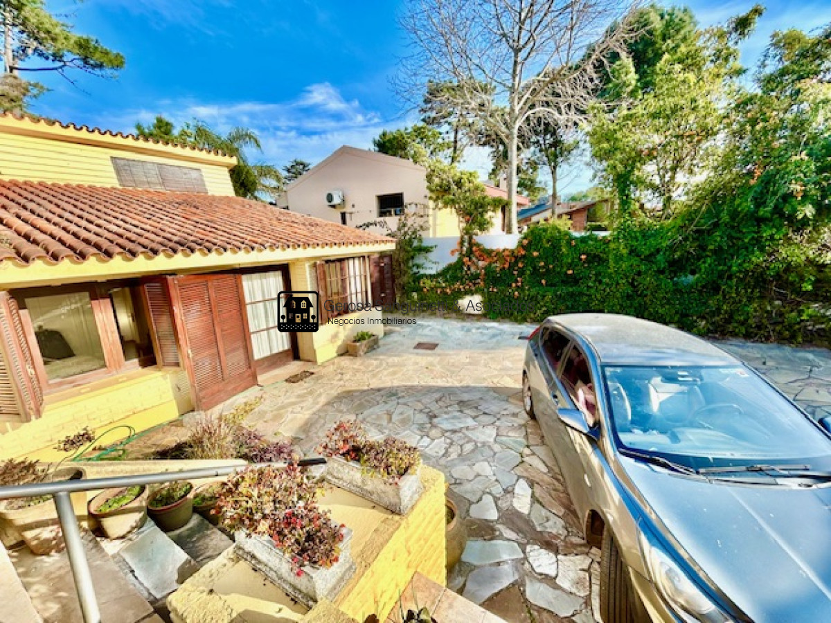 Casa ID.2672 - Casa en venta en la Mansa, excelente ubicación 