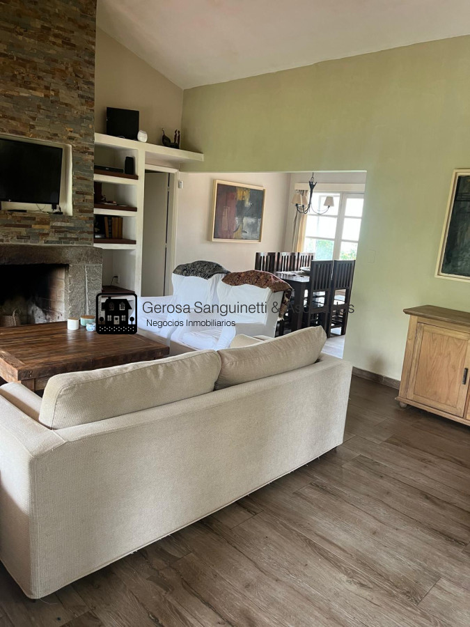 Casa ID.2730 - Muy linda casa en la Mansa con piscina en alquiler