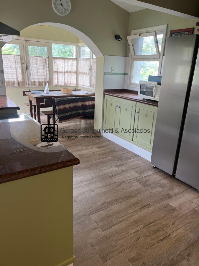 Casa ID.2730 - Muy linda casa en la Mansa con piscina en alquiler