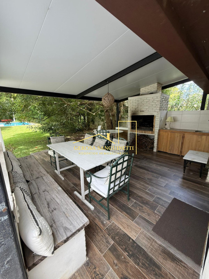Casa ID.3332 - Chalet con piscina climatizada de 3 dormitorios en alquiler Punta del Este