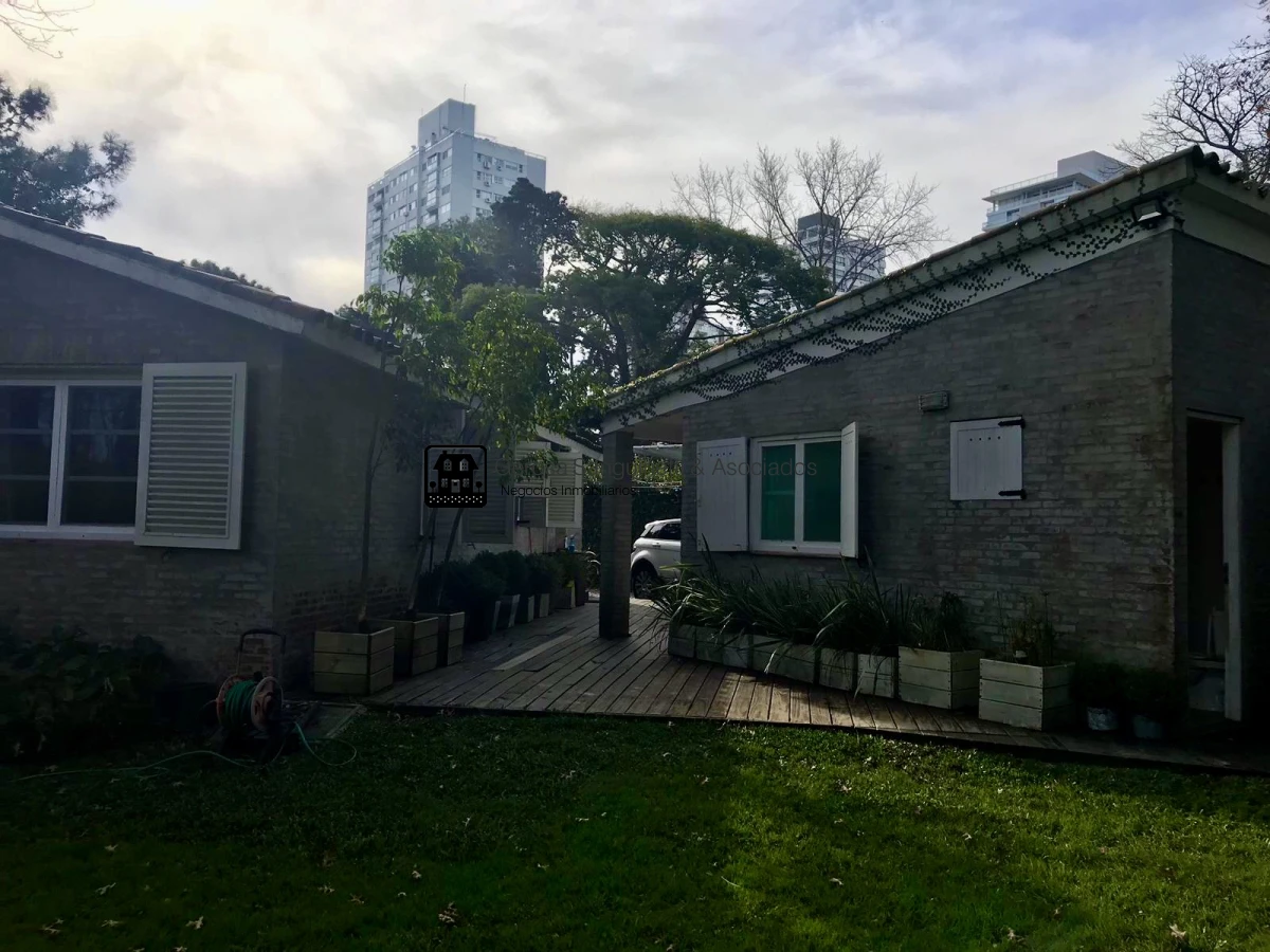 Casa ID.1555 - Muy linda casa en la Mansa con piscina y barbacoa
