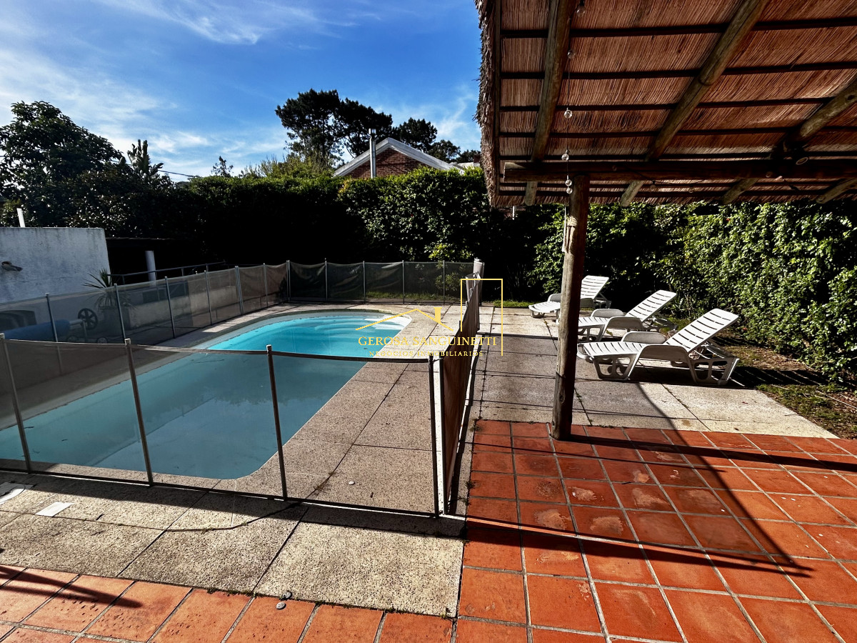 Casa ID.3164 - Muy linda casa en la mansa en alquiler temporario 