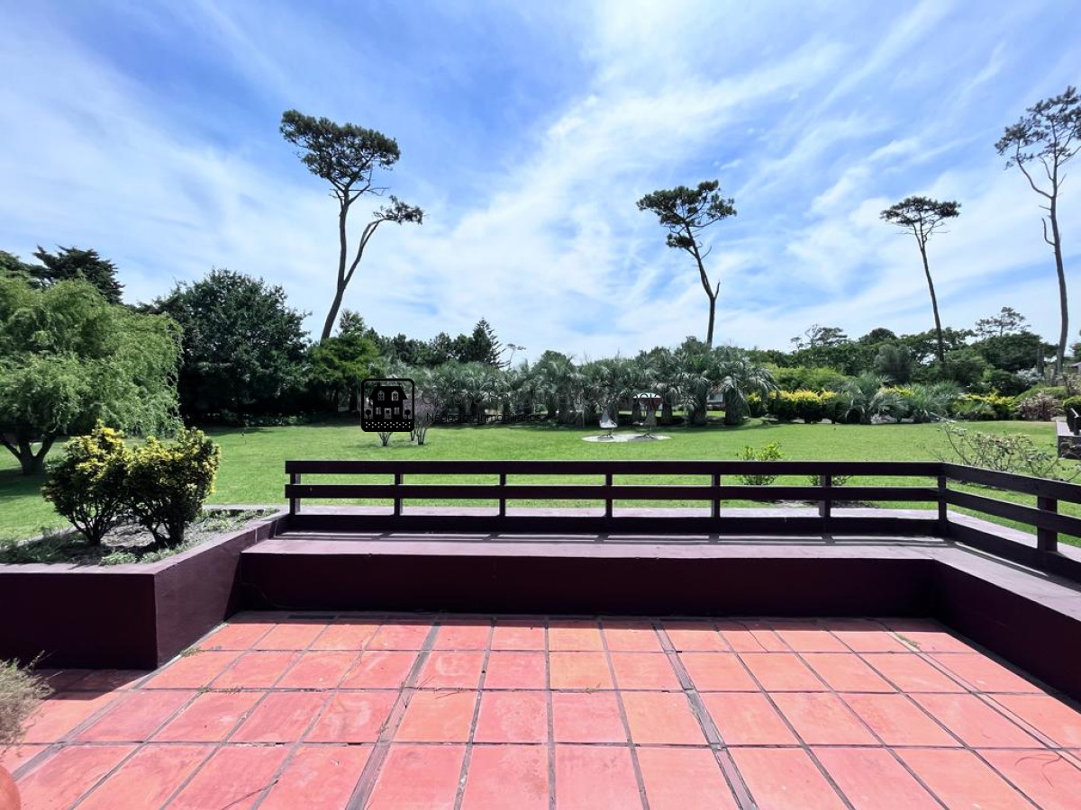 Casa ID.2286 - Espectacular casa en Pinares a metros del mar