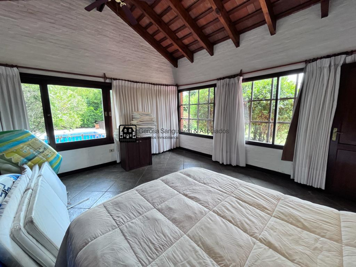 Casa ID.2286 - Espectacular casa en Pinares a metros del mar