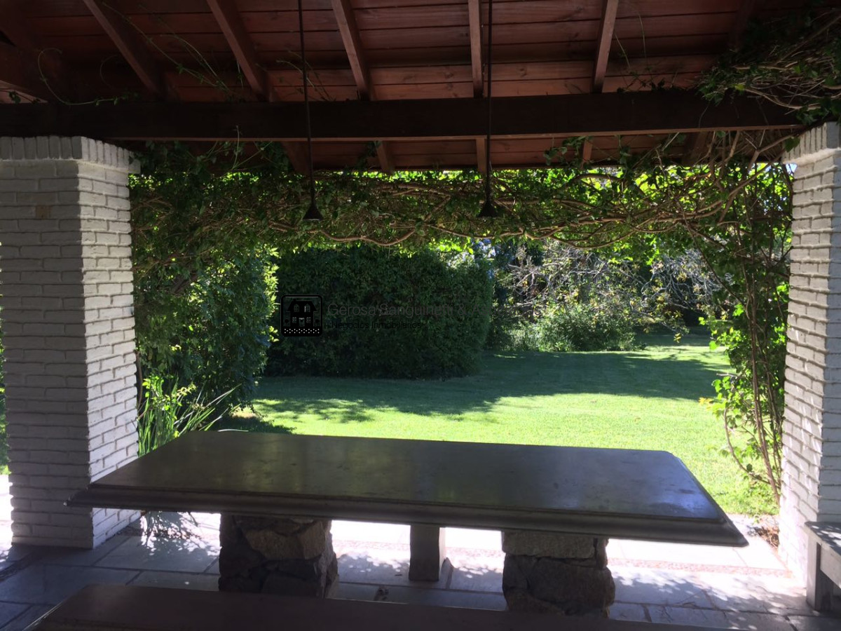 Casa ID.1551 - Espectacular casa en El Golf