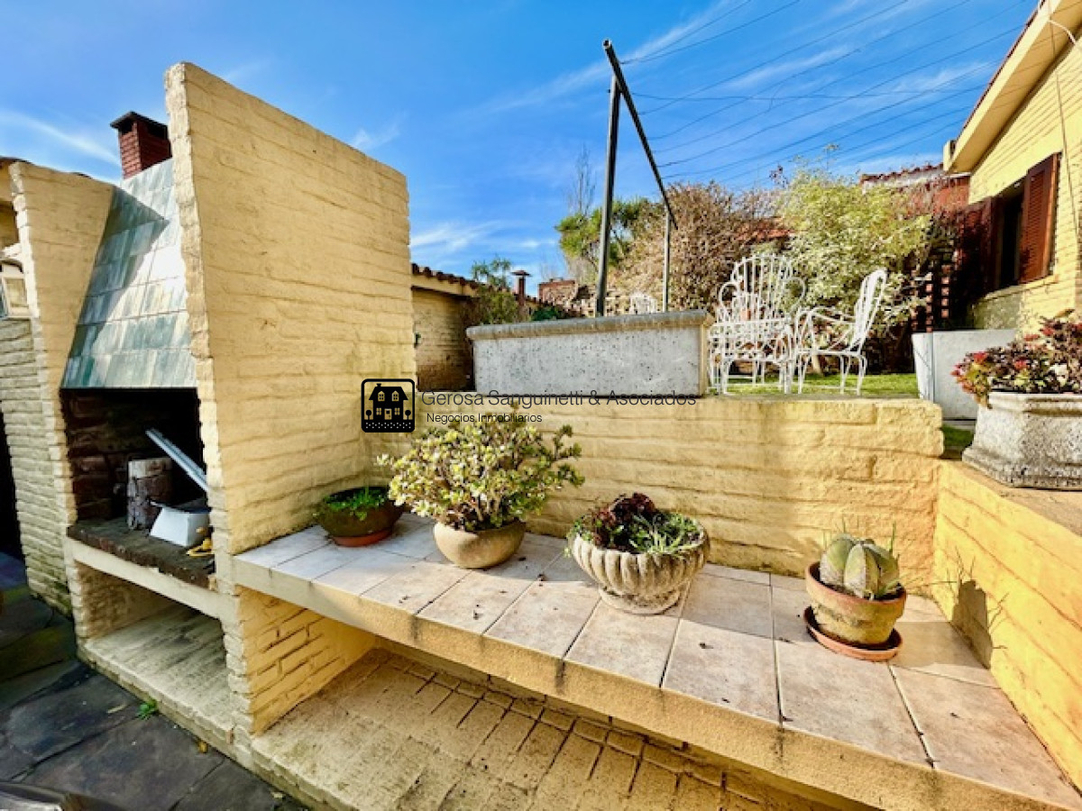 Casa ID.2672 - Casa en venta en la Mansa, excelente ubicación 