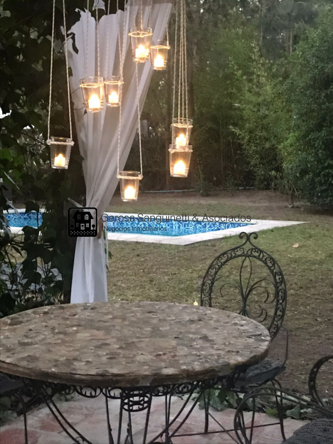 Casa ID.3399 - Casa en Pinares de 4 dormitorios en venta